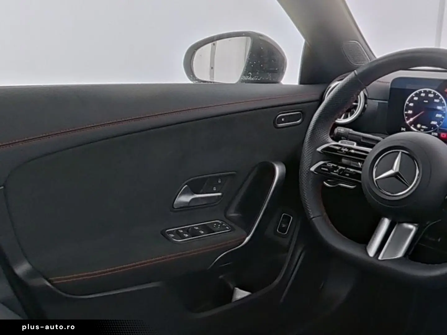 MERCEDES-BENZ CLA 200 d AMG Night-Paket Panorama LED AHK 19