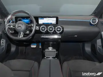 MERCEDES-BENZ CLA 200 Coupé AMG Multibeam Pano Burmester 360