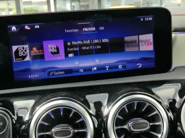 MERCEDES-BENZ CLA 200 AMG  Panorama R-Kamera MultiBe&hellip;