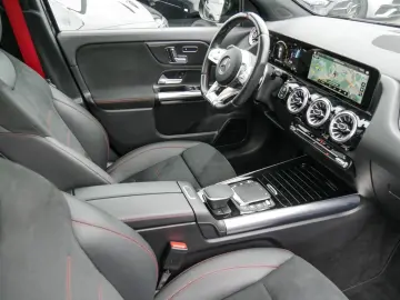 MERCEDES-BENZ GLA 35 AMG 4M AMG