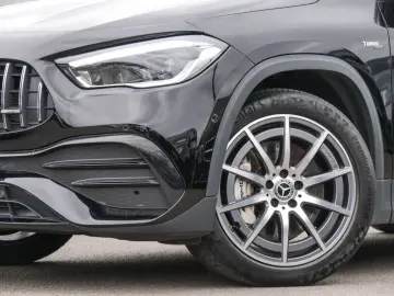 MERCEDES-BENZ GLA 35 AMG 4M AMG