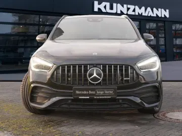MERCEDES-BENZ GLA 35 AMG 4M