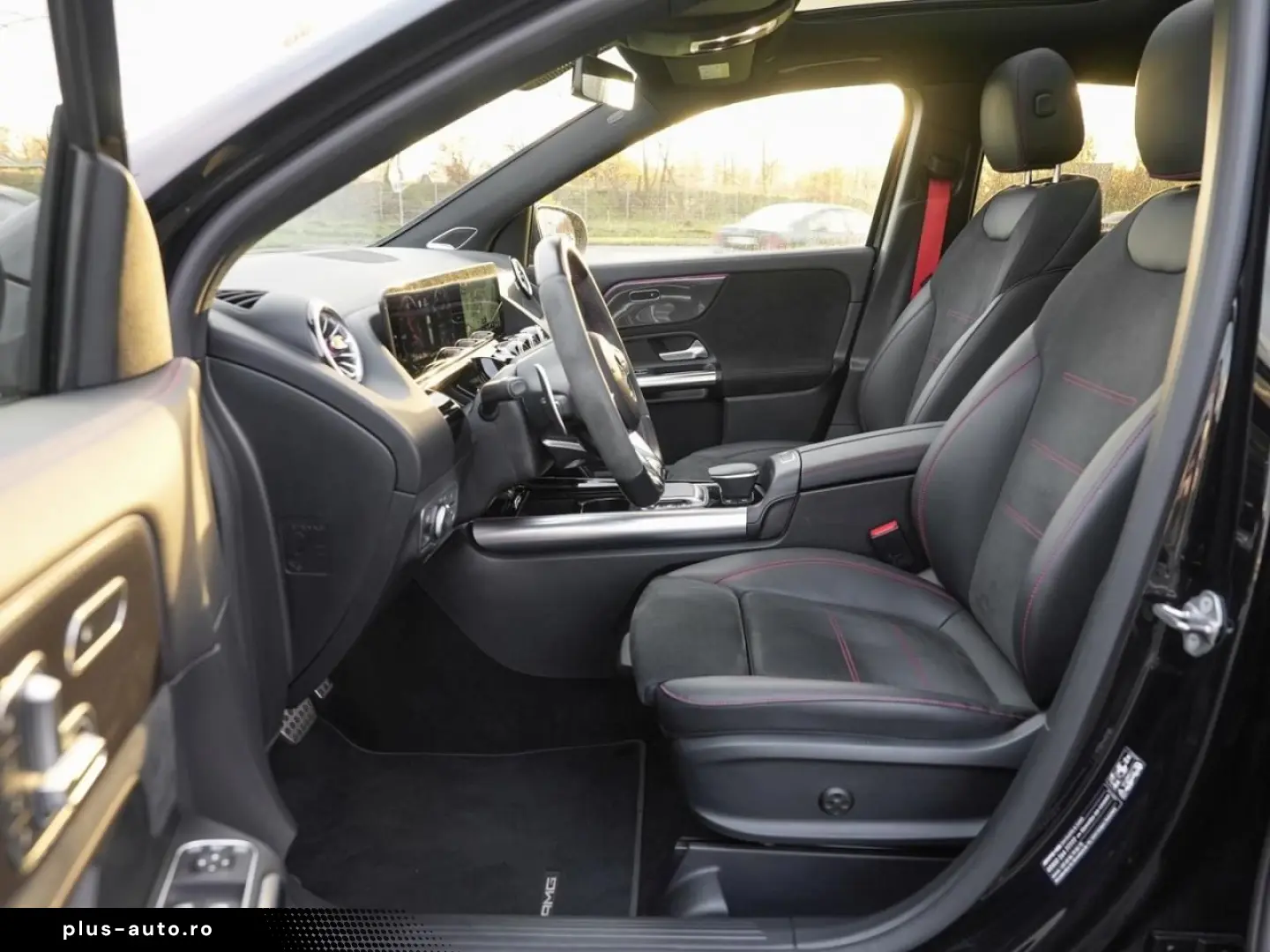 MERCEDES-BENZ GLA 35 AMG 4M