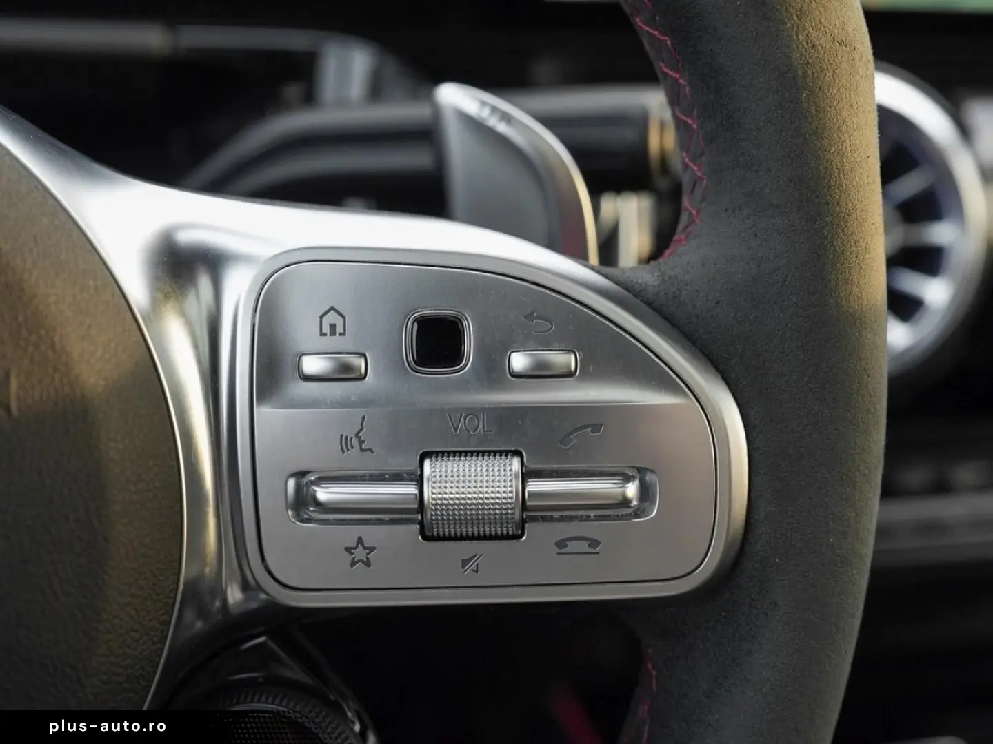 MERCEDES-BENZ GLA 35 AMG 4M