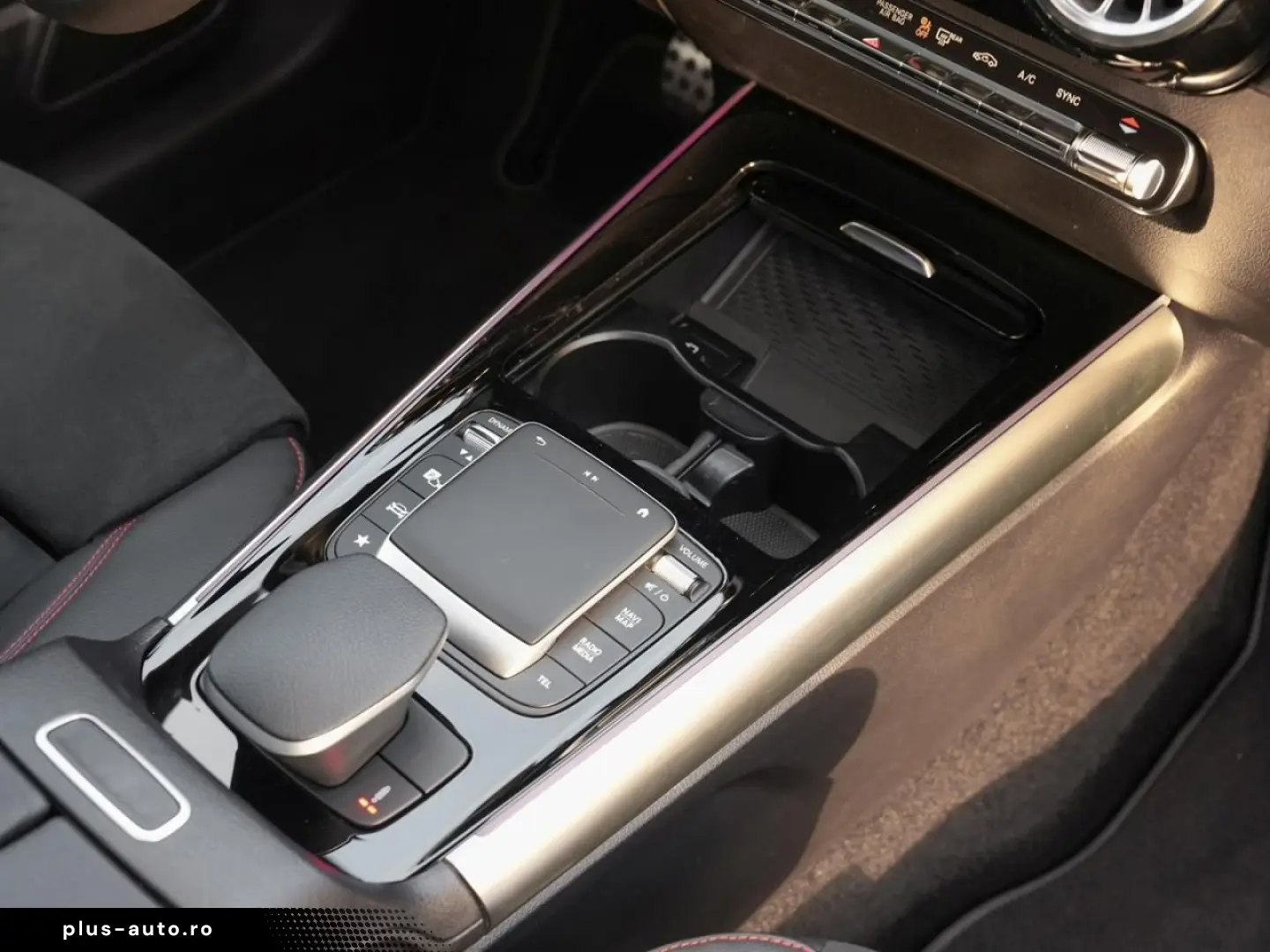 MERCEDES-BENZ GLA 35 AMG 4M