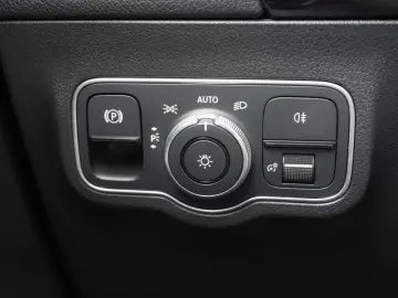 MERCEDES-BENZ GLA 35 AMG 4M