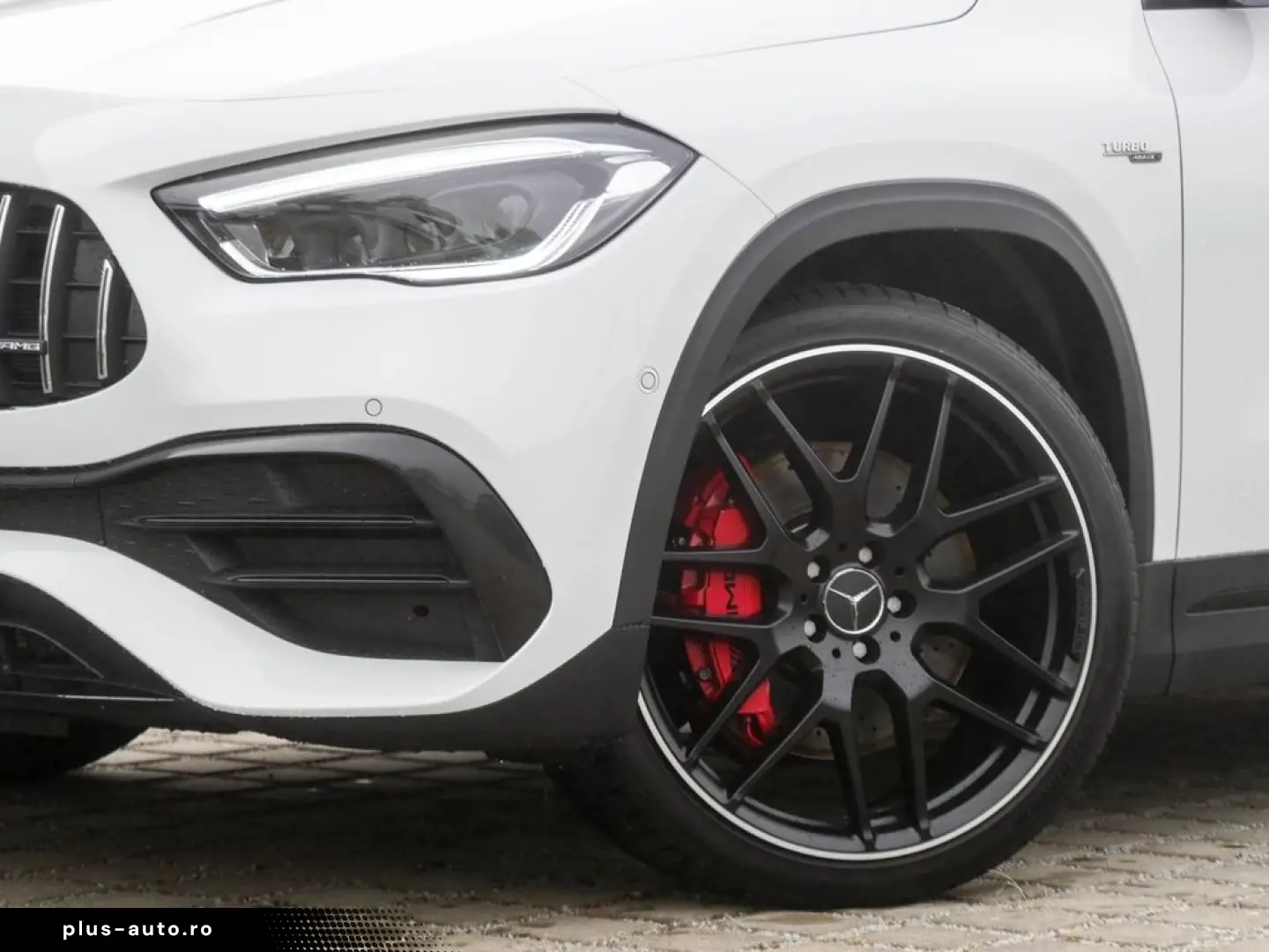 MERCEDES-BENZ AMG GLA