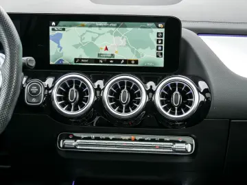 MERCEDES-BENZ AMG GLA