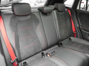 MERCEDES-BENZ GLA 35 AMG 4M