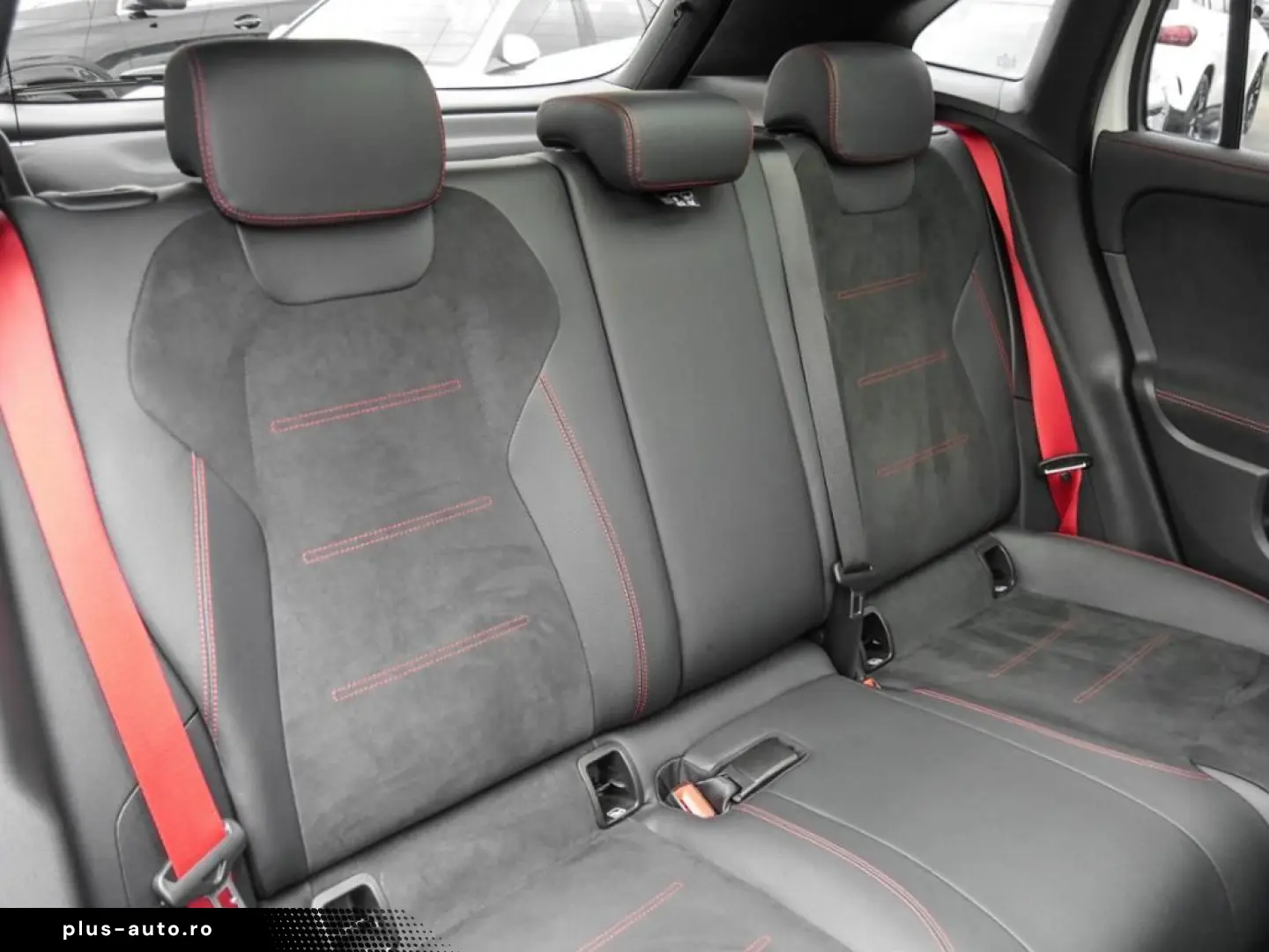 MERCEDES-BENZ GLA 35 AMG 4M