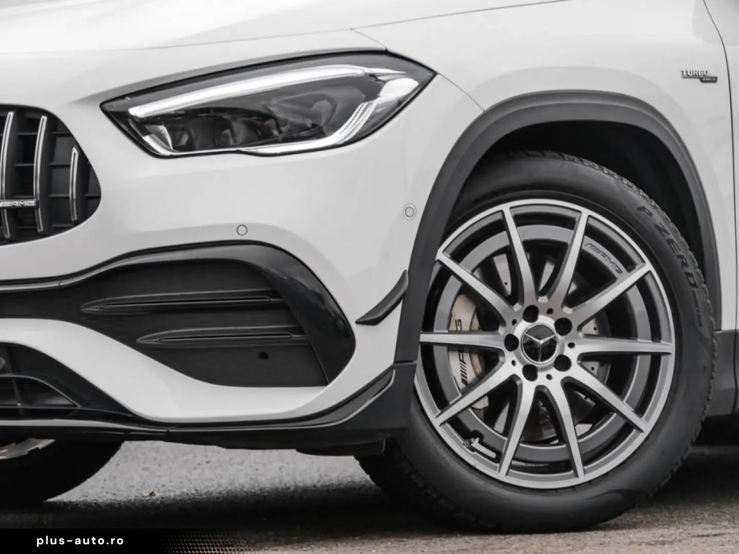 MERCEDES-BENZ GLA 35 AMG 4M