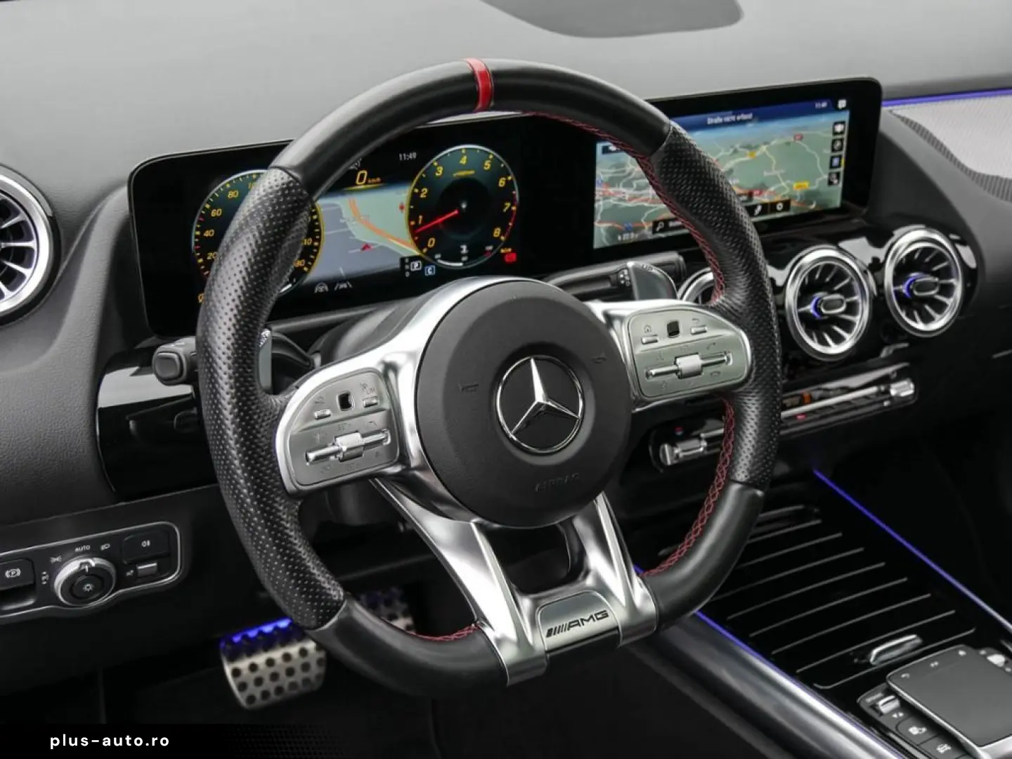 MERCEDES-BENZ GLA 35 AMG 4M
