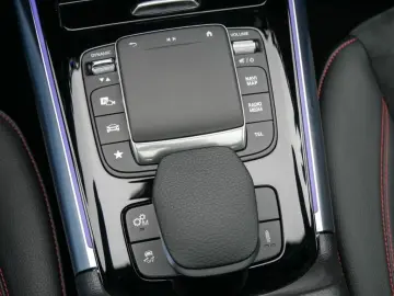 MERCEDES-BENZ GLA 35 AMG 4M