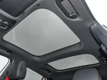 MERCEDES-BENZ GLA 35 AMG 4M