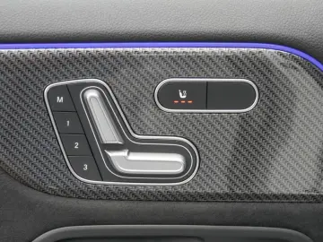 MERCEDES-BENZ GLA 35 AMG 4M