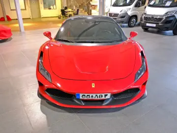 FERRARI F8 Tributo Carbon Camera Lift