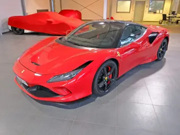 FERRARI F8 Tributo Carbon Camera Lift