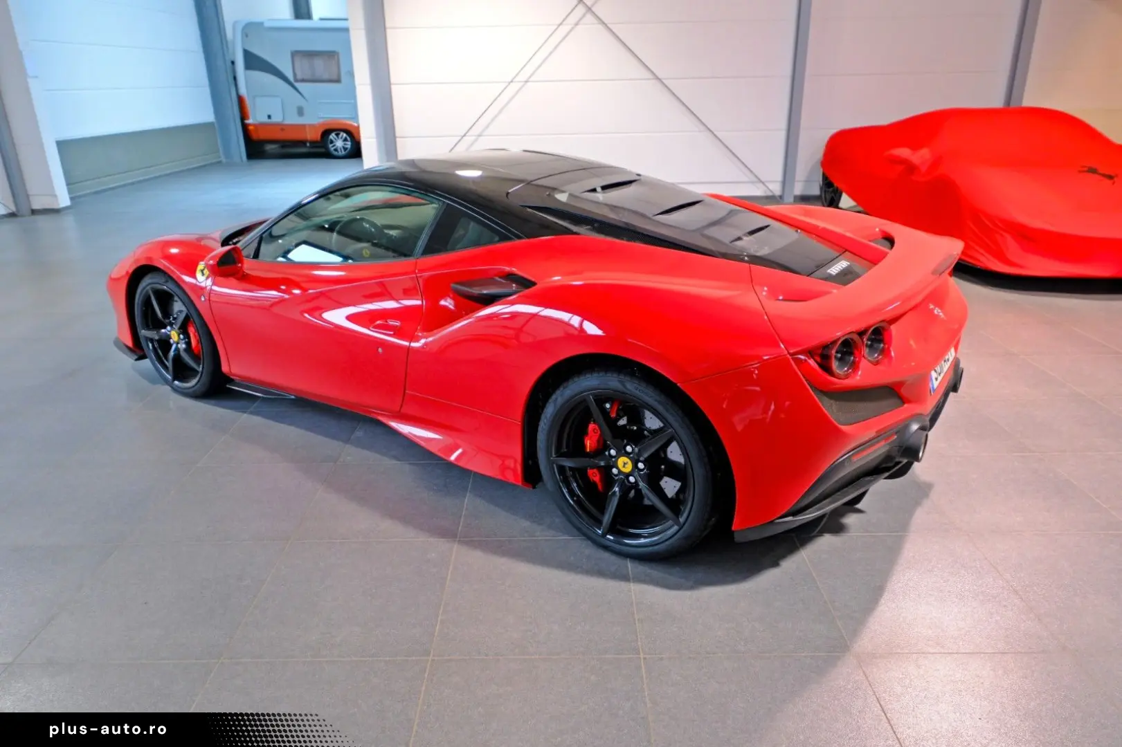FERRARI F8 Tributo Carbon Camera Lift