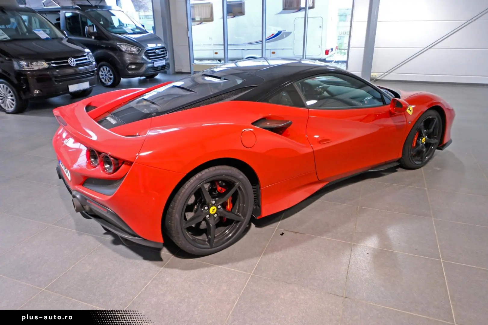 FERRARI F8 Tributo Carbon Camera Lift