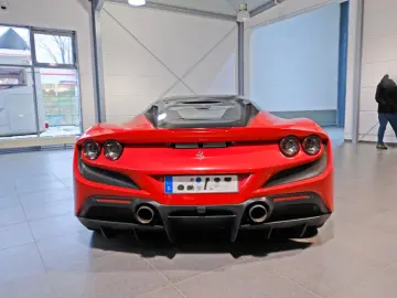 FERRARI F8 Tributo Carbon Camera Lift