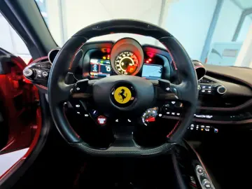 FERRARI F8 Tributo Carbon Camera Lift