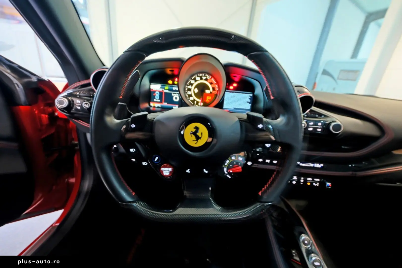 FERRARI F8 Tributo Carbon Camera Lift