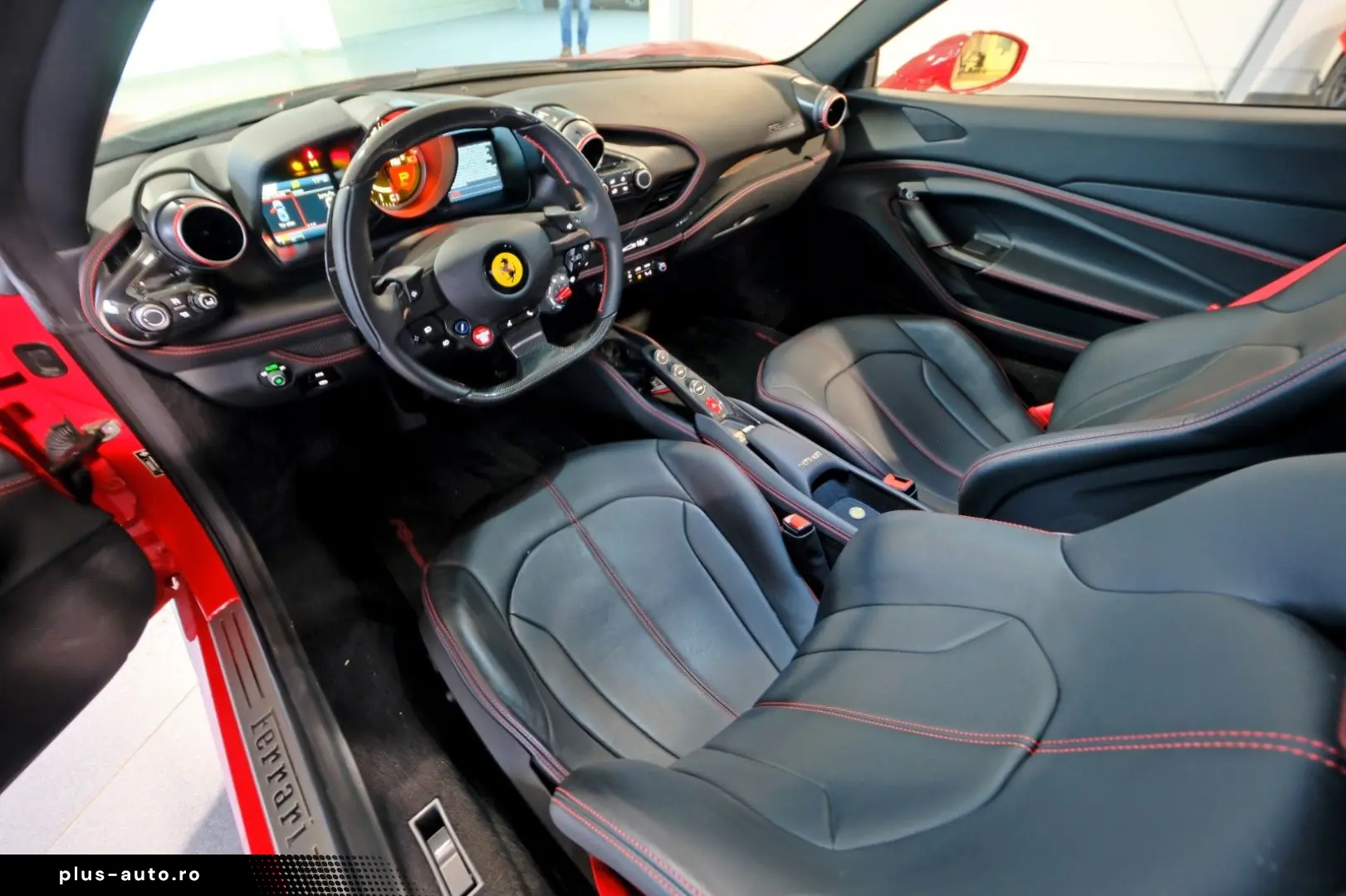 FERRARI F8 Tributo Carbon Camera Lift