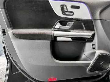 MERCEDES-BENZ GLA 220 4M AMG