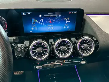 MERCEDES-BENZ GLA 220 4M AMG