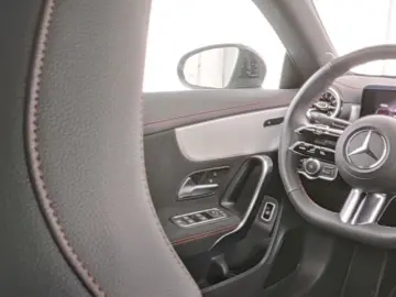 MERCEDES-BENZ CLA 200 AMG Pano Distro 360  Totwink N&hellip;