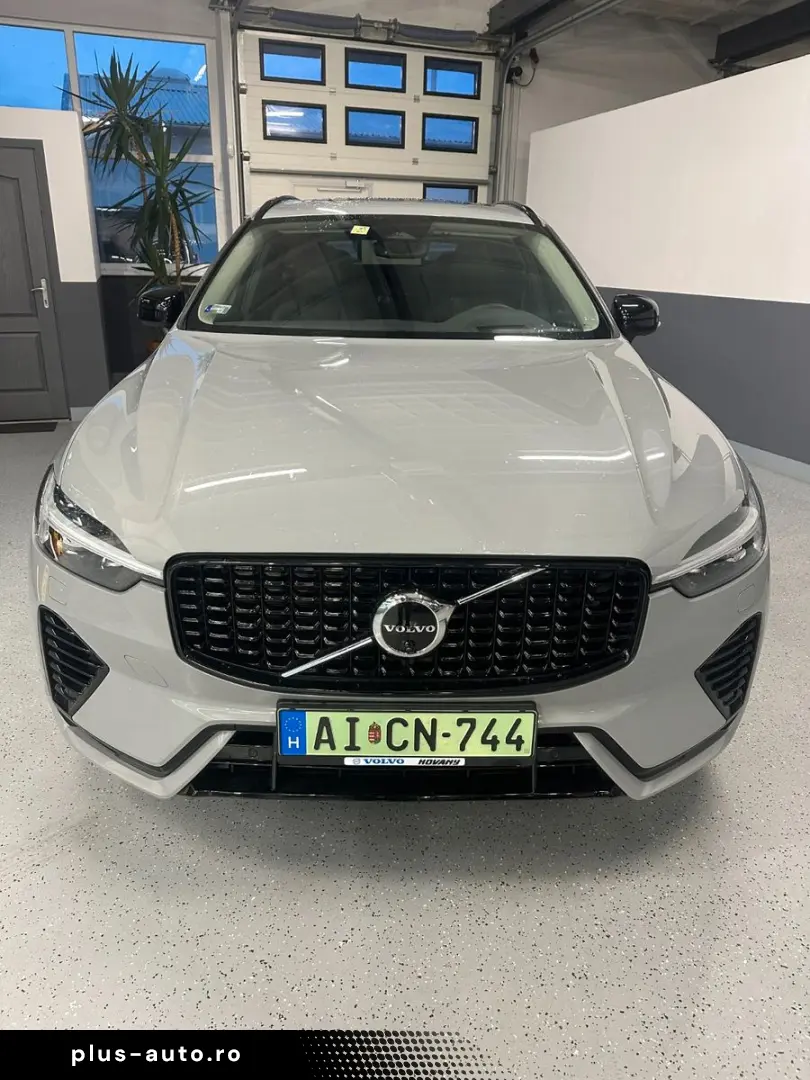 VOLVO XC 60 Ultra Dark Recharge Plug-In Hybrid AWD