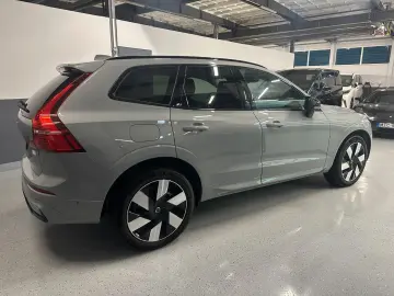 VOLVO XC 60 Ultra Dark Recharge Plug-In Hybrid AWD