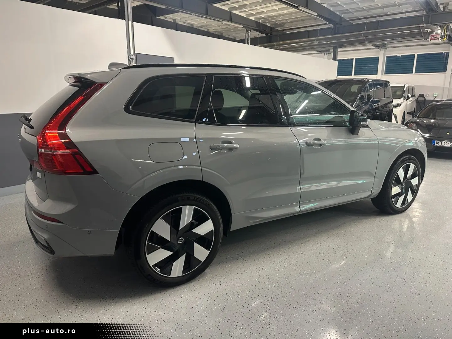 VOLVO XC 60 Ultra Dark Recharge Plug-In Hybrid AWD
