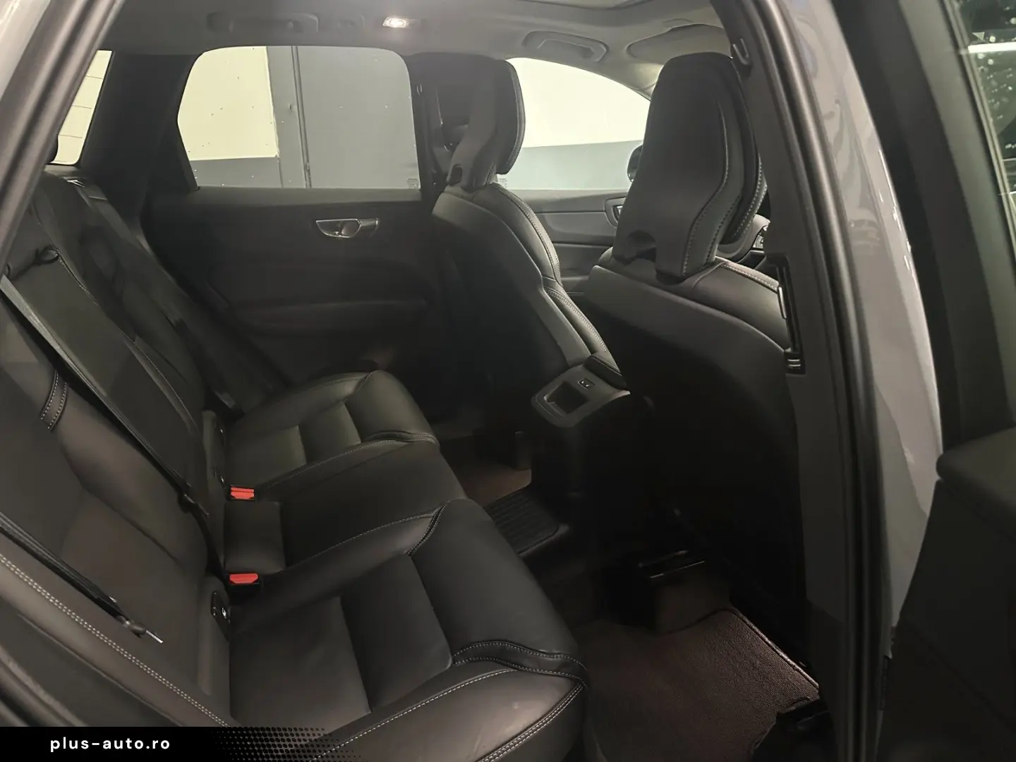 VOLVO XC 60 Ultra Dark Recharge Plug-In Hybrid AWD