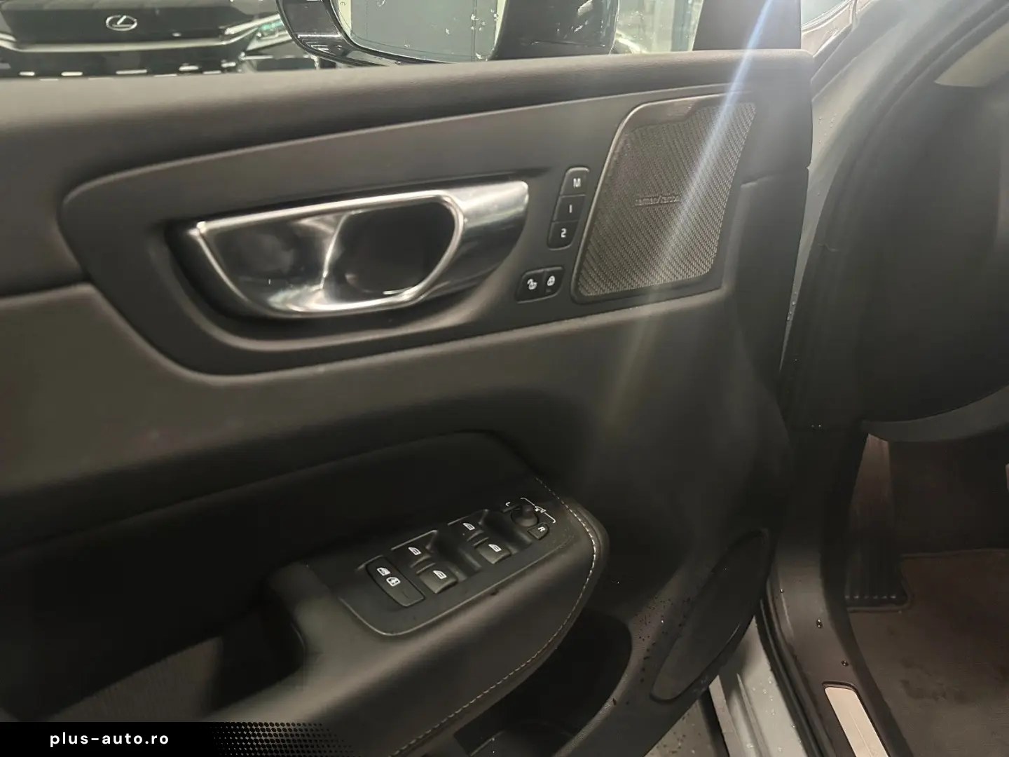 VOLVO XC 60 Ultra Dark Recharge Plug-In Hybrid AWD