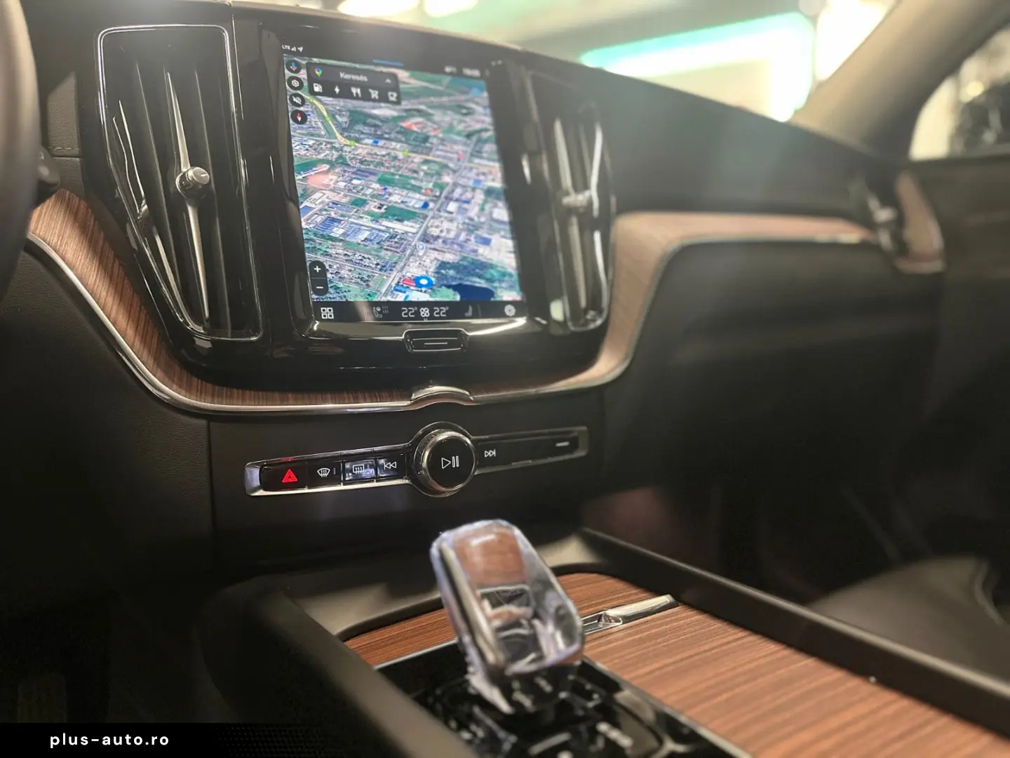 VOLVO XC 60 Ultra Dark Recharge Plug-In Hybrid AWD