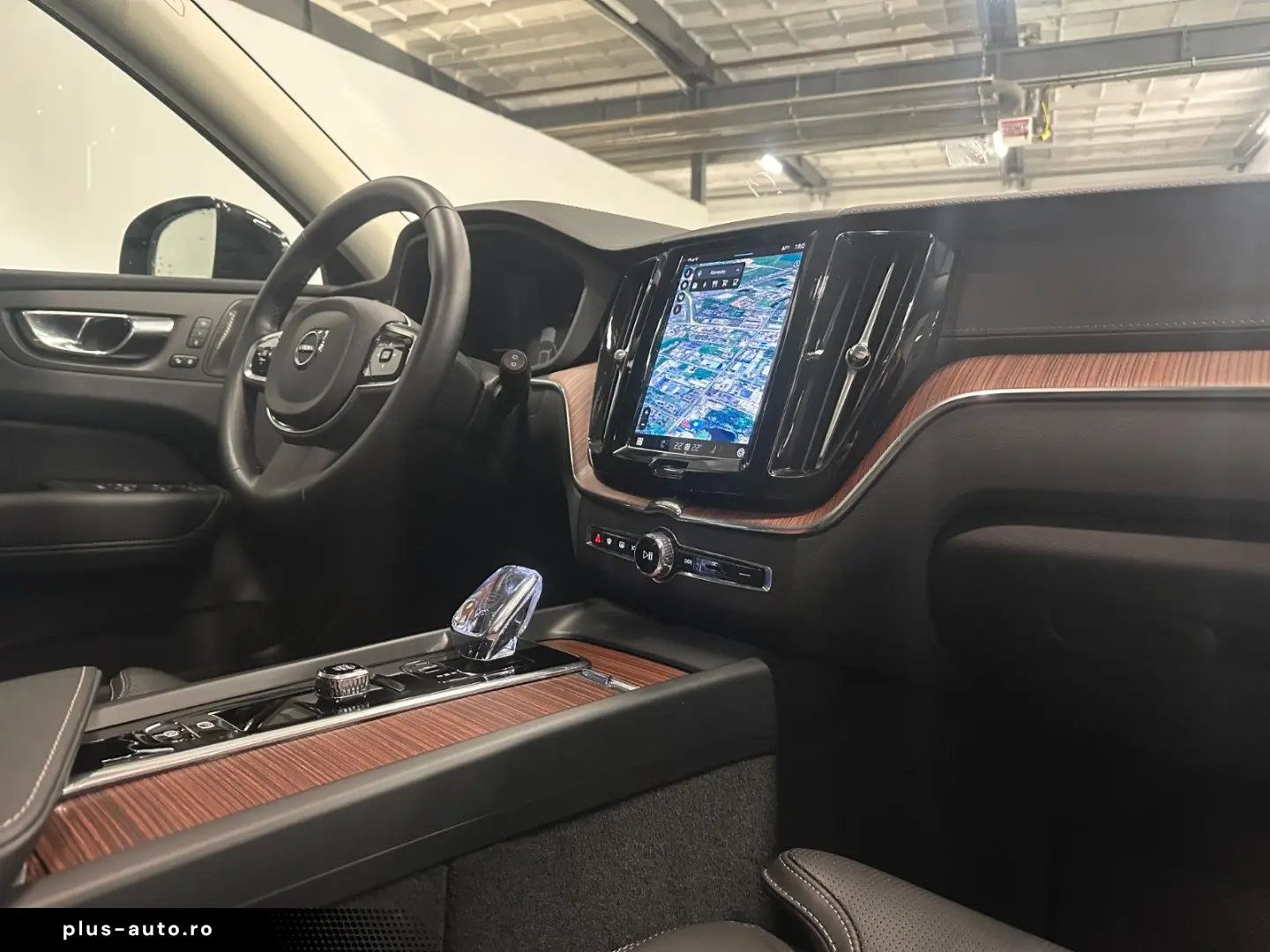 VOLVO XC 60 Ultra Dark Recharge Plug-In Hybrid AWD