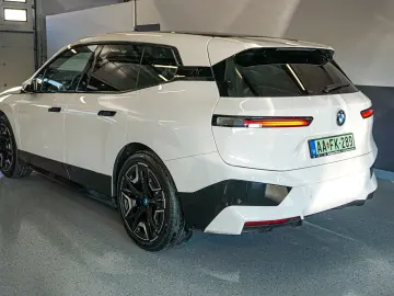 BMW IX 40 xDrive Sport PANO H K