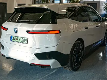 BMW IX 40 xDrive Sport PANO H K