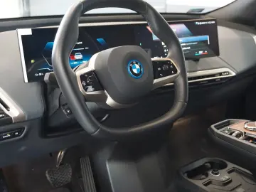 BMW IX 40 xDrive Sport PANO H K