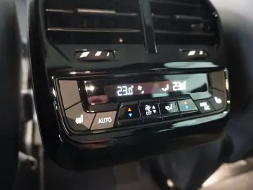 BMW IX 40 xDrive Sport PANO H K