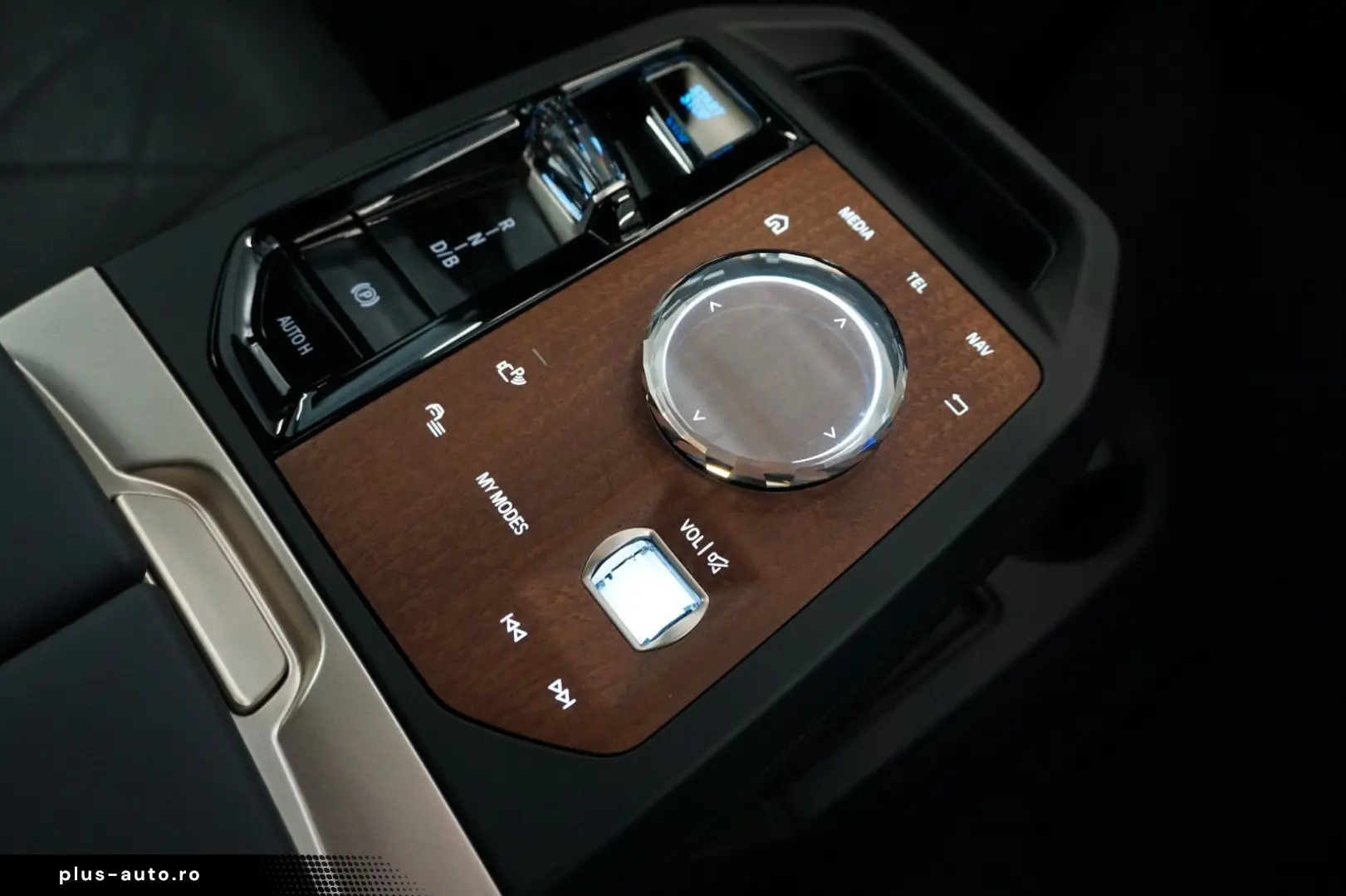 BMW IX 40 xDrive Sport PANO H K