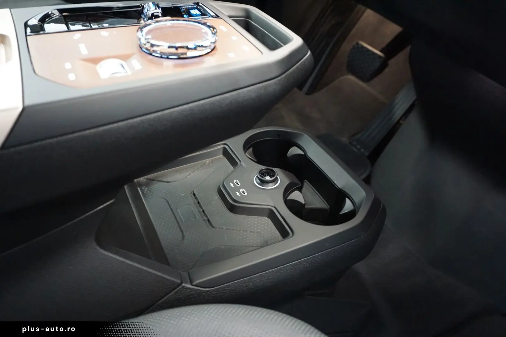 BMW IX 40 xDrive Sport PANO H K