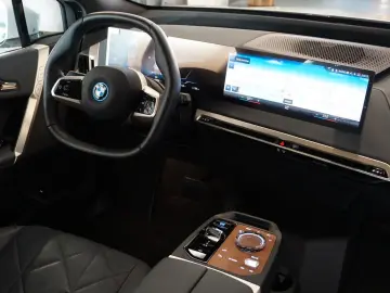 BMW IX 40 xDrive Sport PANO H K