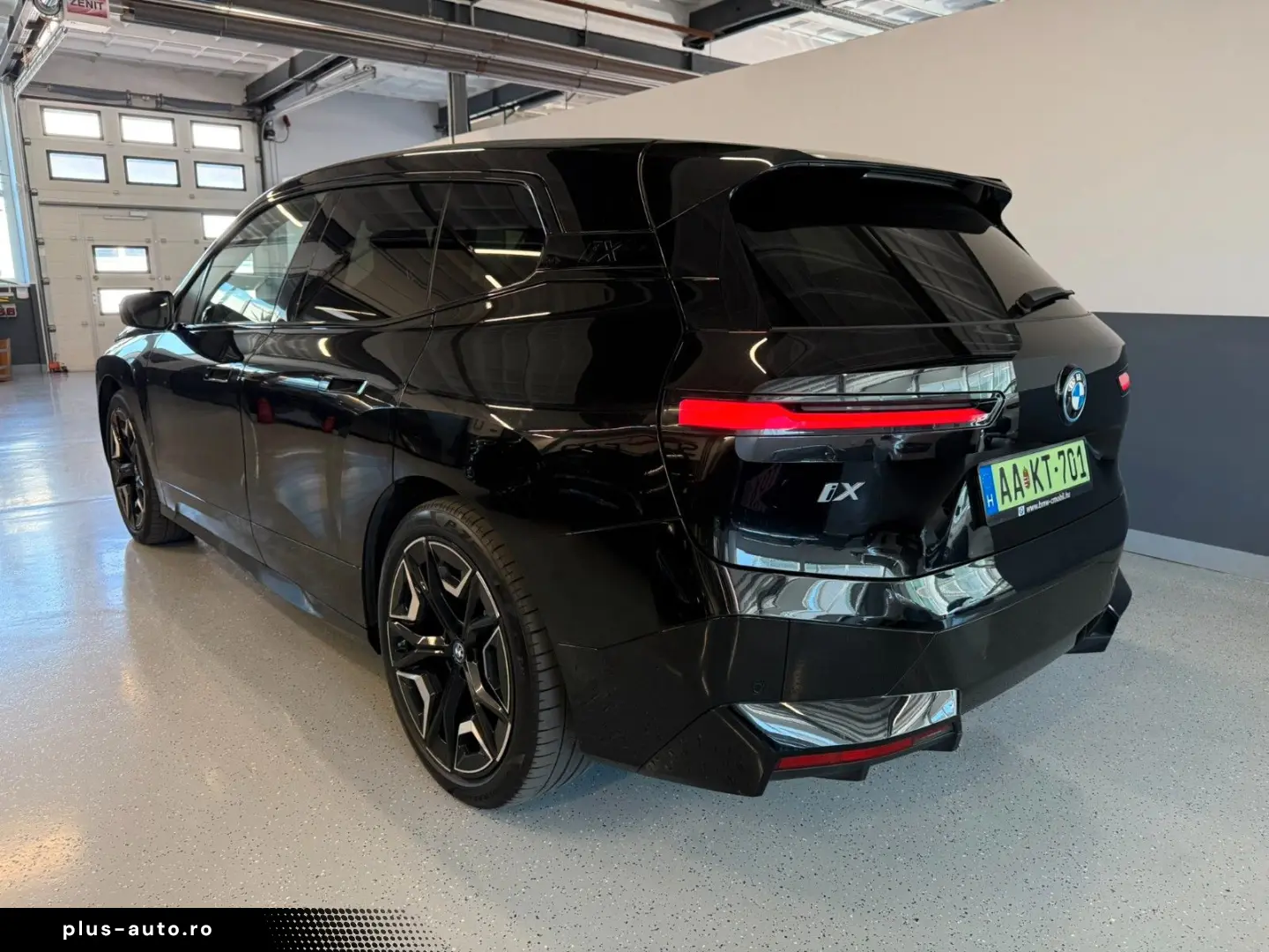 BMW iX 40 xDrive Sport HK SKY LOUNGE