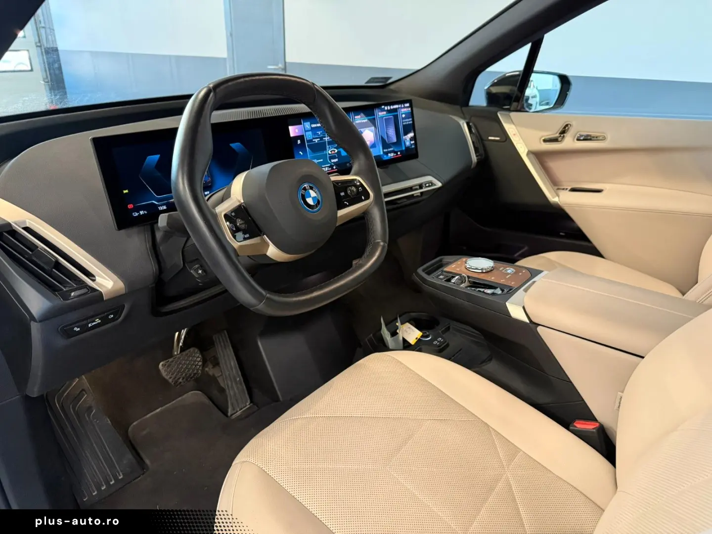 BMW iX 40 xDrive Sport HK SKY LOUNGE