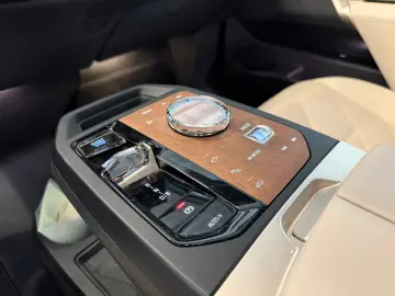 BMW iX 40 xDrive Sport HK SKY LOUNGE