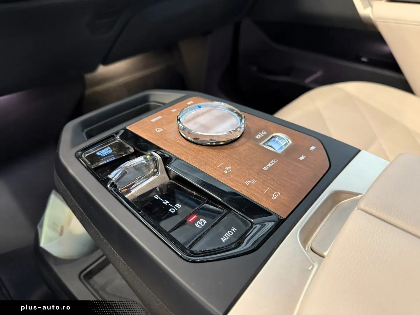 BMW iX 40 xDrive Sport HK SKY LOUNGE