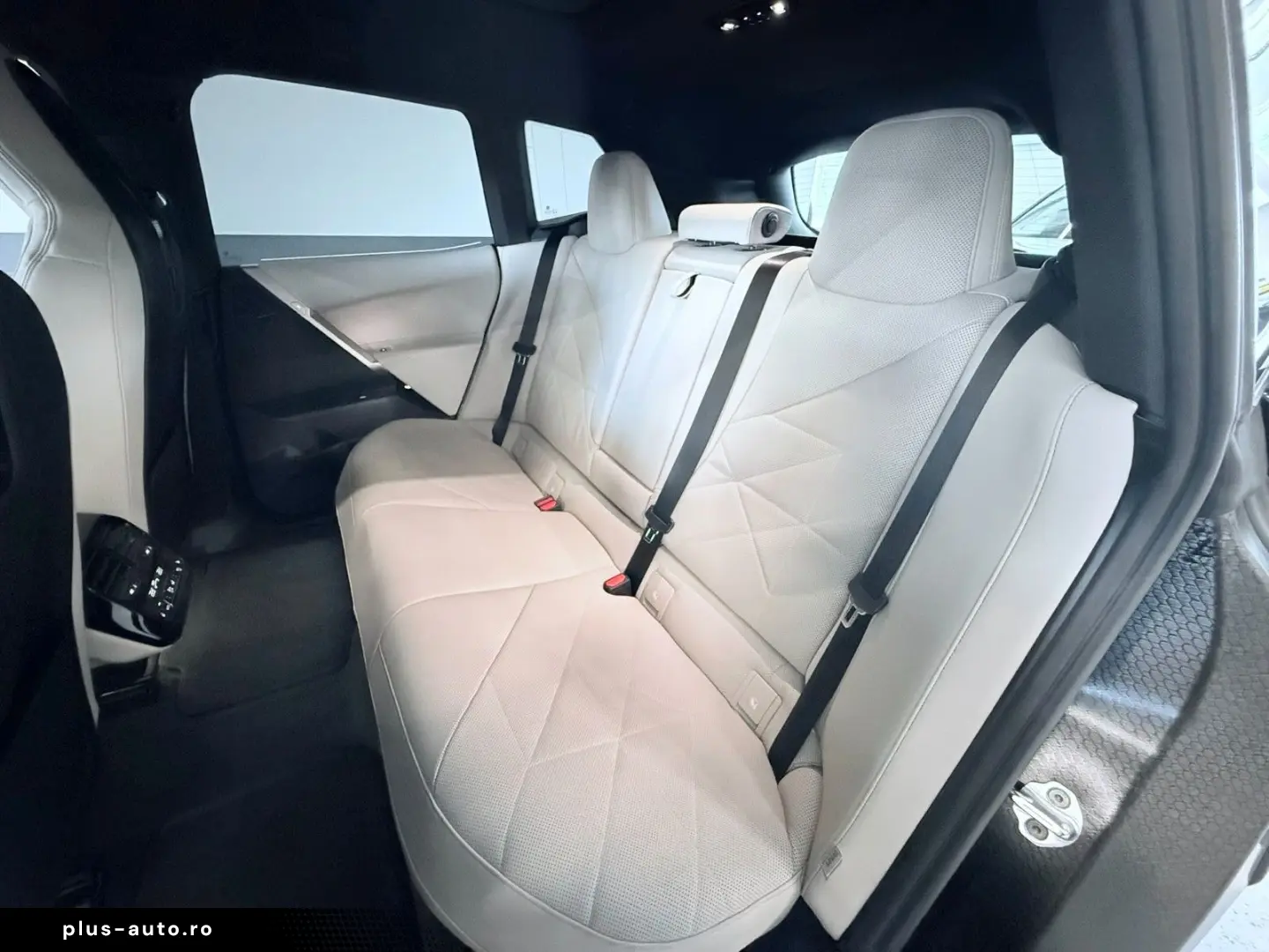 BMW iX 40 xDrive Sport HK SKY LOUNGE