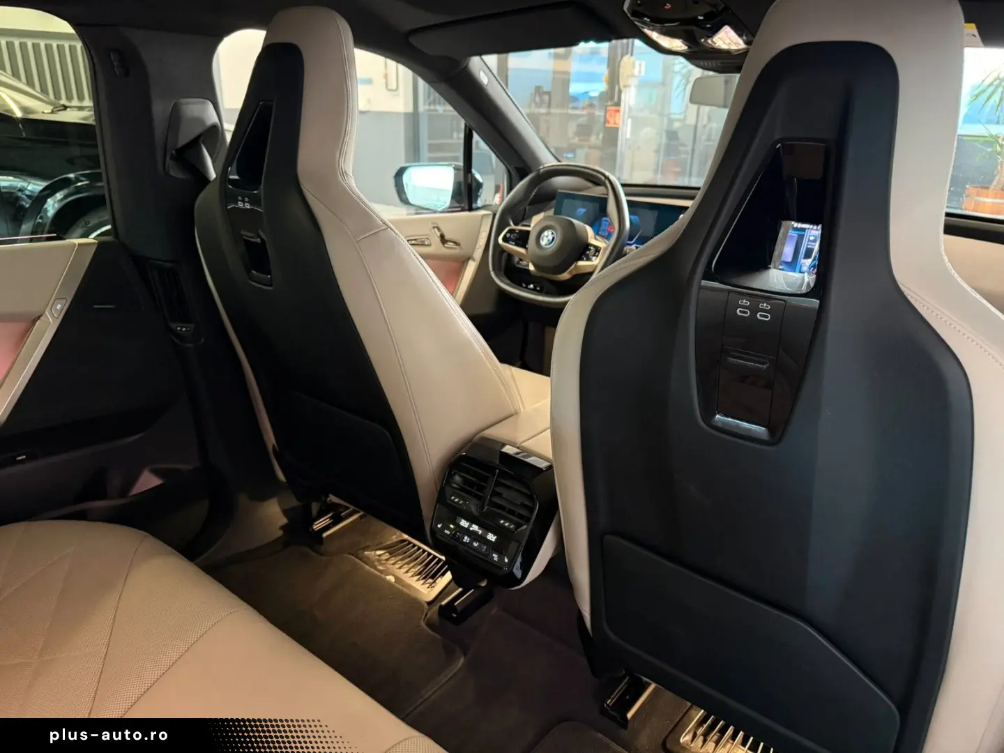 BMW iX 40 xDrive Sport HK SKY LOUNGE